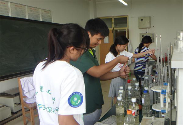 �(du��)�T��?c��)ڌ?sh��)�(y��n)�Ҍ�(du��)�ɼ��؁���ˮ���M(j��n)�Ќ�(sh��)�(y��n)����,����(du��)��Ҫ����ˮ�ӵ�PH�������늌�(d��o)�ʡ������ȹ����(xi��ng)ָ��(bi��o)�ęz�y(c��)����(sh��)��(j��)�M(j��n)��̎����