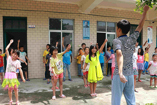 �V�|�t(y��)�ƴ�W(xu��)��΢�m���ġ�����F��ڏV�|ʡ�����������(zh��n)ͬ��С�W(xu��)֧�̣�־Ը�߽�ͬ��С�W(xu��)�W(xu��)���\��ǰ�������Ԝp���\�ӂ�����