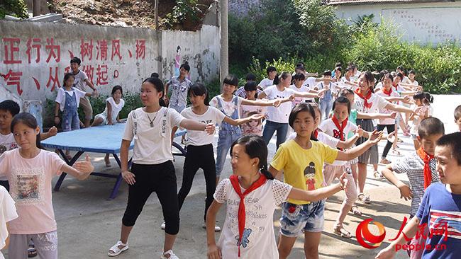 ���ϿƼ���W(xu��)��һ��һ·���x��(w��)֧���c����(zh��n)��ؚ�{(di��o)�Ќ�(sh��)�`�F(tu��n)��������ꖿh��¹ɽ�(zh��n)�u�ŸG���_չ�x��(w��)֧�̺ͷ�ؚ�{(di��o)�����D��־Ը�߽̺��ӂ�̫�Oȭ�����F(tu��n)�(du��)�ṩ��