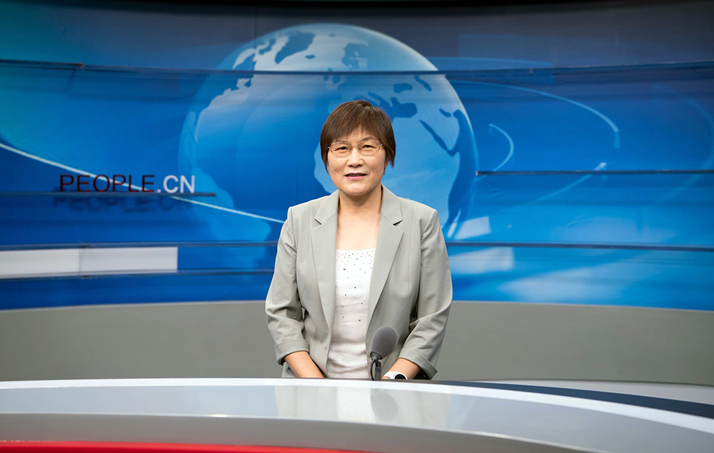 中國(guó)兒童中心黨委書(shū)記叢中笑接受人民網(wǎng)采訪。人民網(wǎng) 楊華龍攝