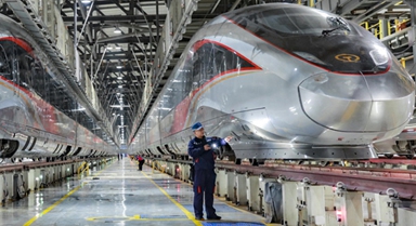 精心整備動(dòng)車(chē) 護(hù)航春運(yùn)暢通