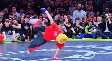 驚艷全場(chǎng)！13歲男孩獲世界街舞冠軍