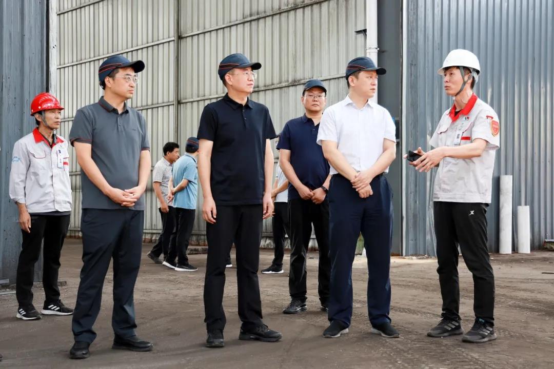 市委常委、副市長(zhǎng)、翼城縣委書記王淵到華翔（翼城）新材料科技園現(xiàn)場(chǎng)辦公